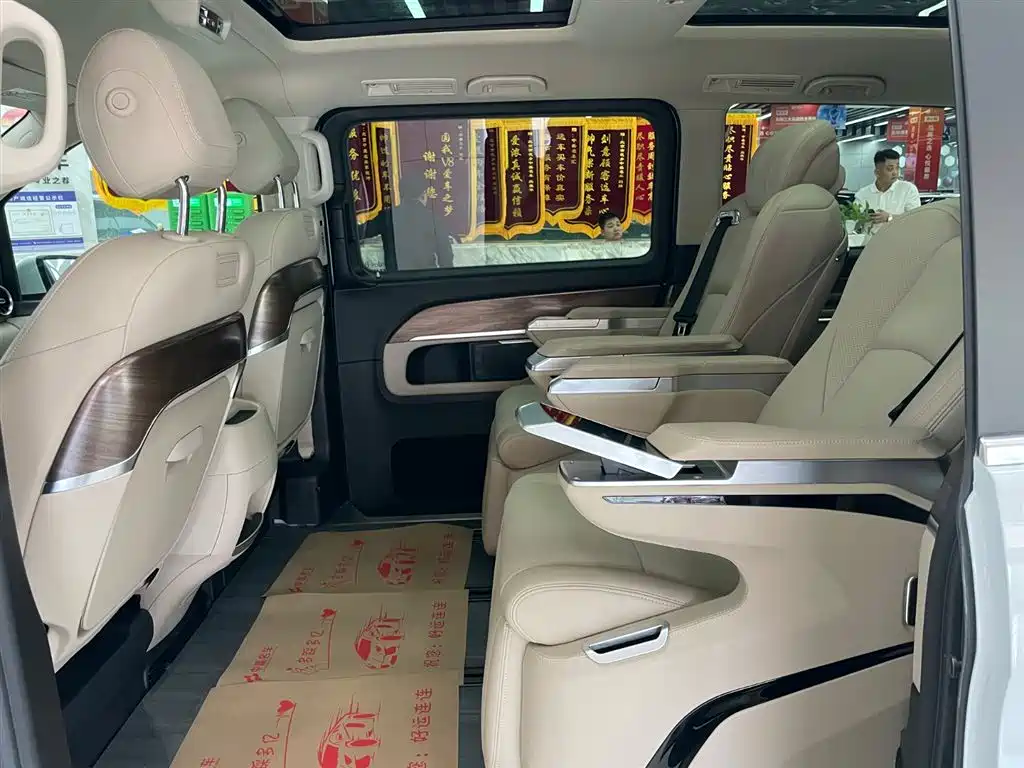 MERCEDES-BENZ V CLASS