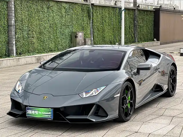 LAMBORGHINI HURACÁN 2022