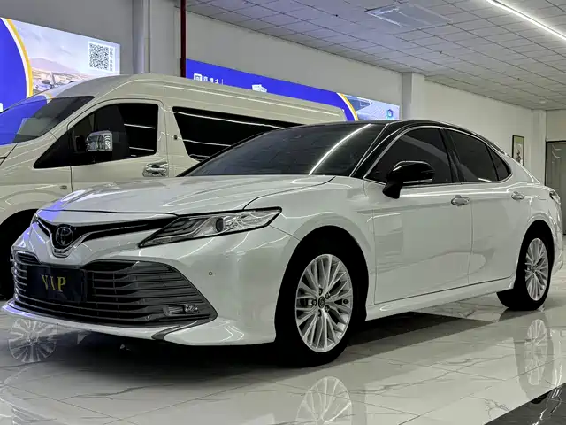 TOYOTA CAMRY 2020