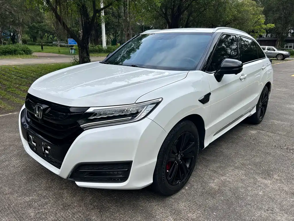 HONDA UR V