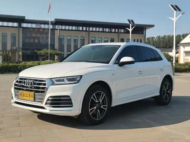 AUDI Q5L 2021
