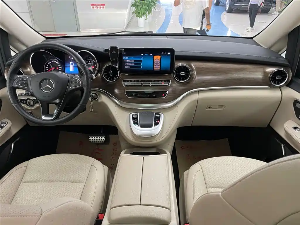 MERCEDES-BENZ V CLASS