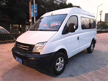 上汽大通MAXUS V80 2011款 2.5T 短轴中顶运杰版