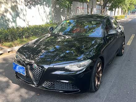 Giulia朱丽叶 2019款 2.0T 280HP Black Package黑标限量版