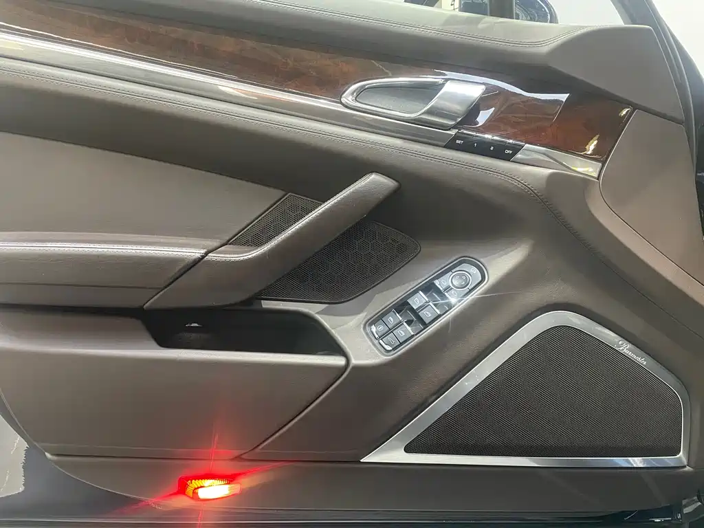 Porsche Panamera 2010 Panamera Turbo 4.8T