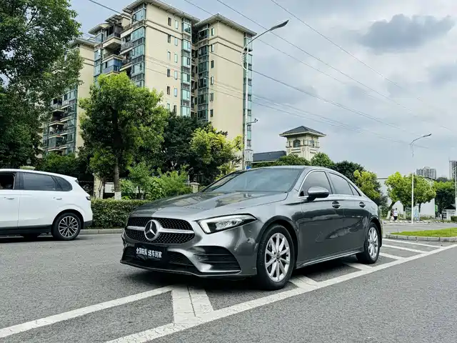 MERCEDES-BENZ  A CLASS 2019