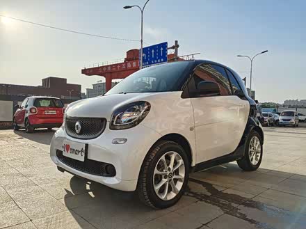 smart fortwo 2017款 1.0L 52千瓦硬顶挚爱特别版