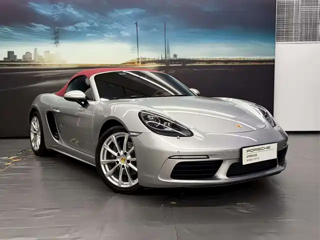 PORSCHE  718 2023