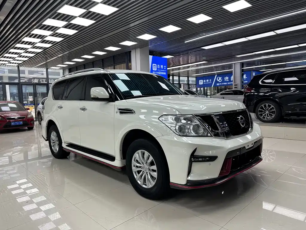 NISSAN TOURE