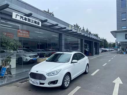 福睿斯 2015款 1.5L 自动时尚型