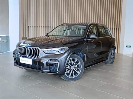 宝马X5 2022款 xDrive 30Li 尊享型M运动套装