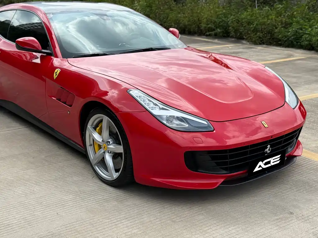 FERRARI GTC4LUSSO