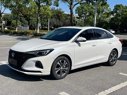 逸动 2020款 PLUS 蓝鲸NE 1.4T GDI DCT尊贵型
