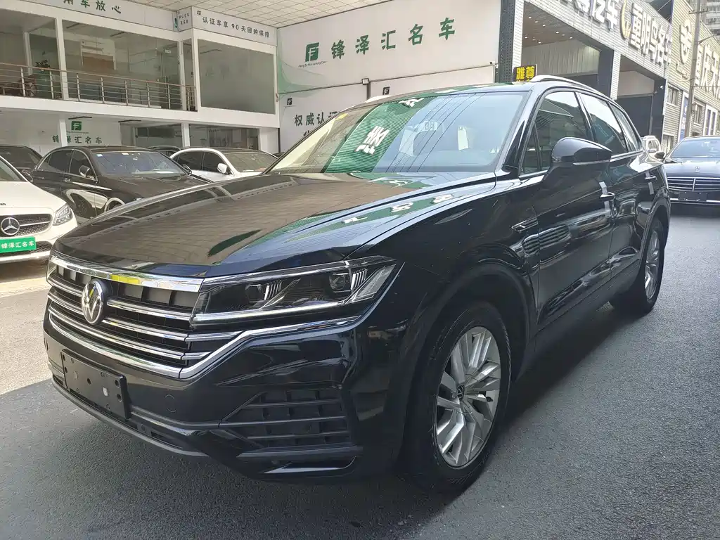 VOLKSWAGEN TOUAREG