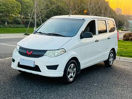 五菱宏光 2018款 1.2L 经典款S基本型
