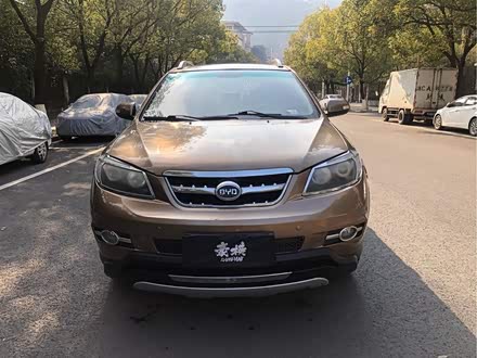 比亚迪S6 2012款 2.0L 手动尊贵型