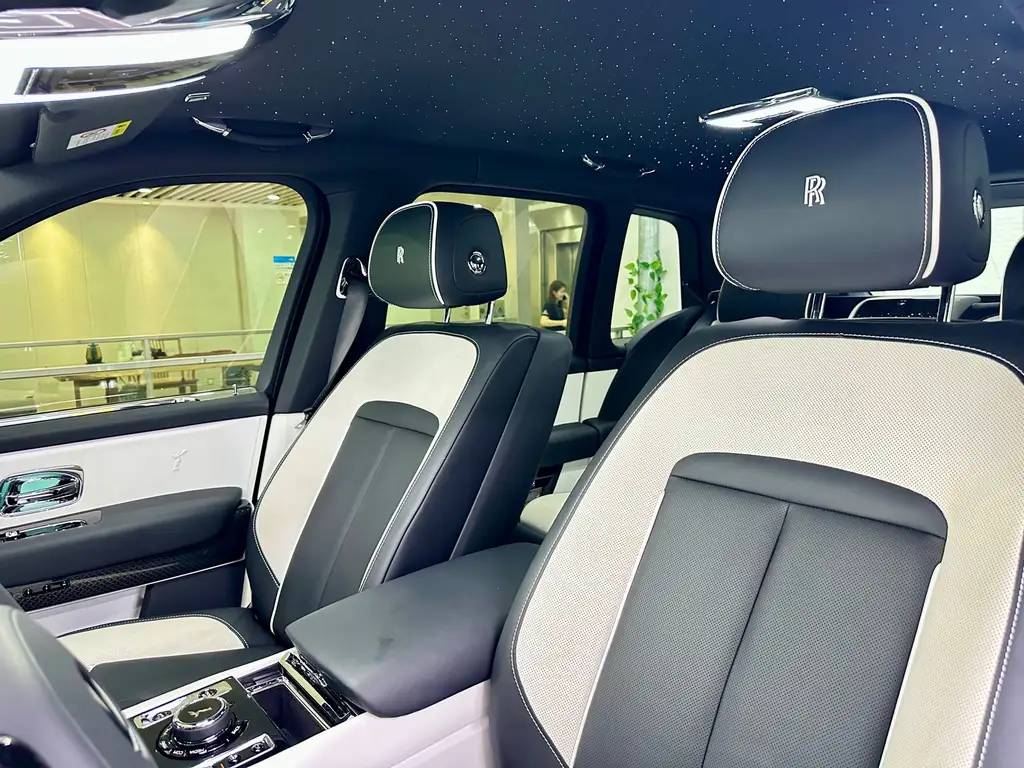 ROLLS-ROYCE CULLINAN