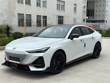 长安UNI-V 2023款 1.5T 运动版
