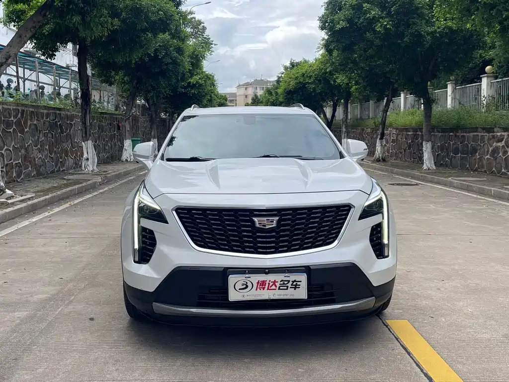 CADILLAC XT4