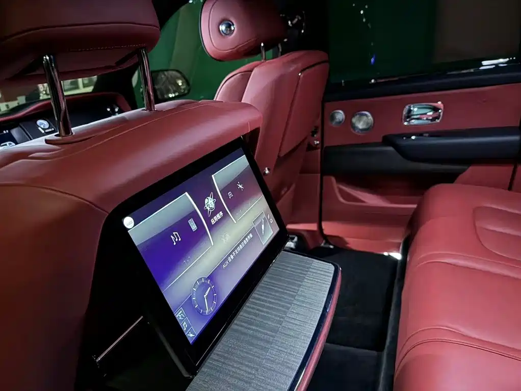 Rolls-Royce Cullinan 2018 мест