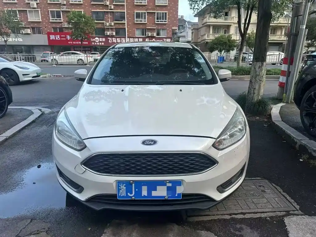 FORD FOX