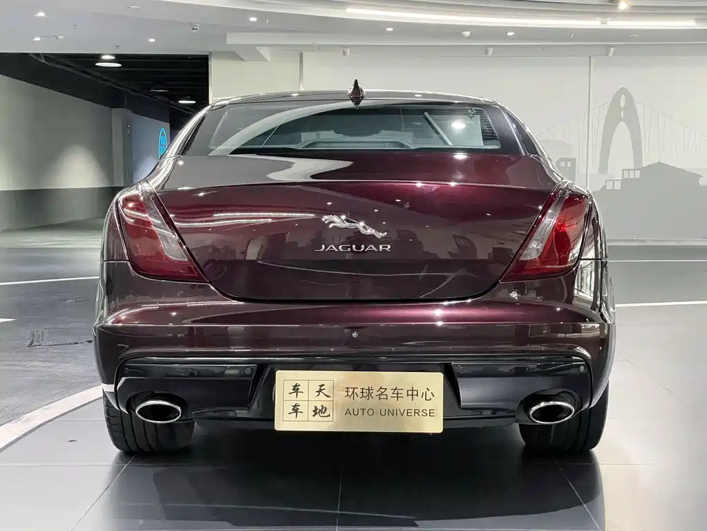JAGUAR XJ