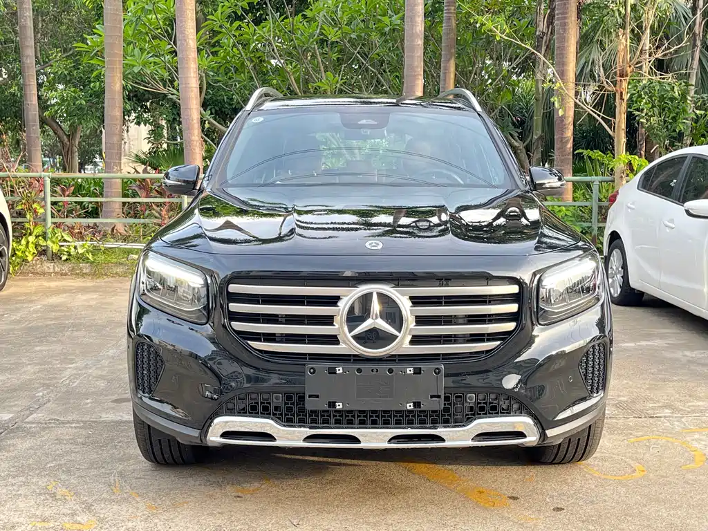 MERCEDES-BENZ GLB