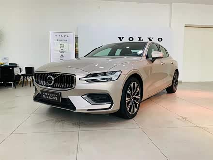 沃尔沃S60 2023款 B4 智远豪华版