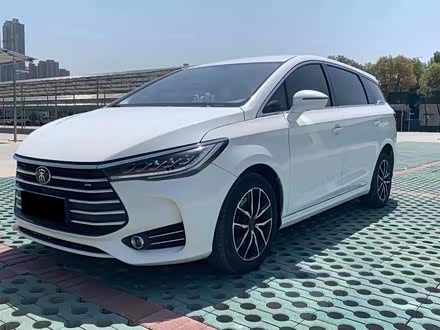 宋MAX 2018款 1.5T 自动智联豪华型 6座