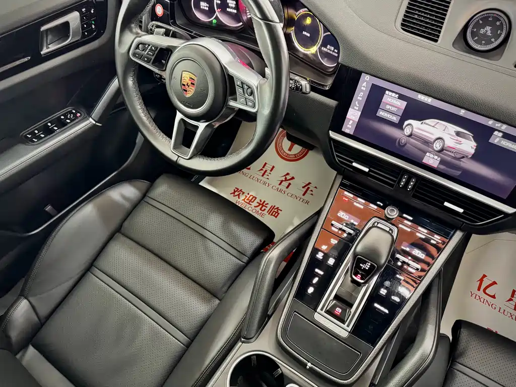 PORSCHE CAYENNE