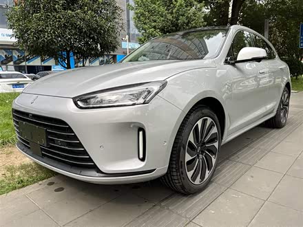 问界M5 2022款 增程四驱至臻版