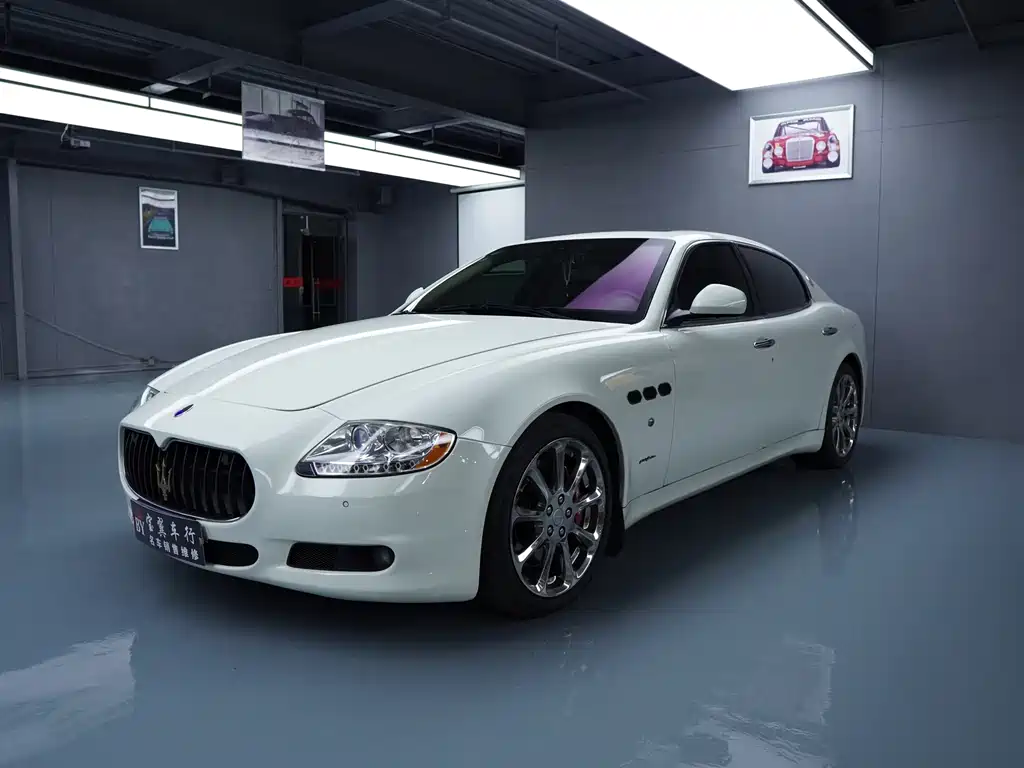 Купить Maserati Quattroporte