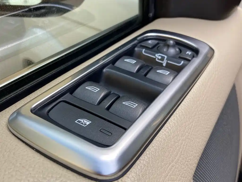 Land Rover Discovery 2012 5.0 V8 HSE