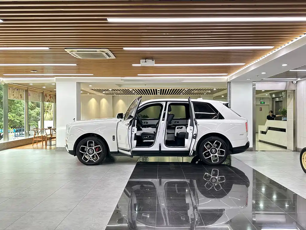 ROLLS-ROYCE CULLINAN