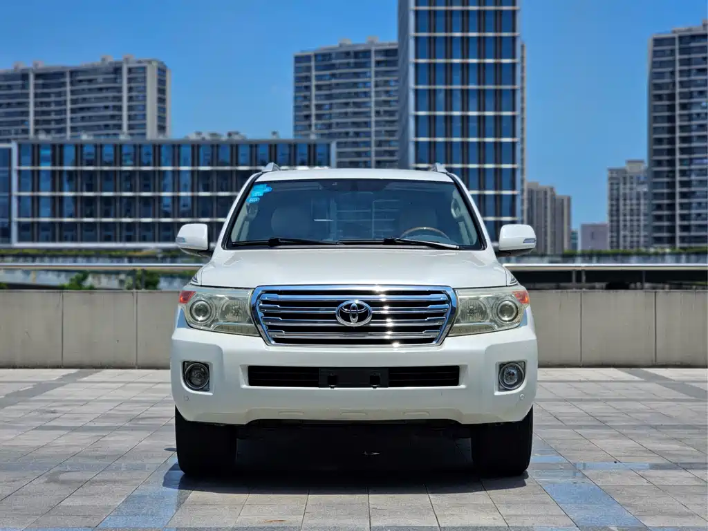 TOYOTA LAND CRUISER