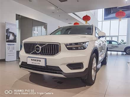 沃尔沃XC40 2022款 T4 四驱智行时尚版