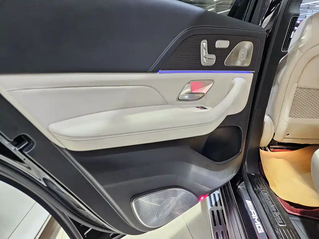 MERCEDES-BENZ GLS AMG