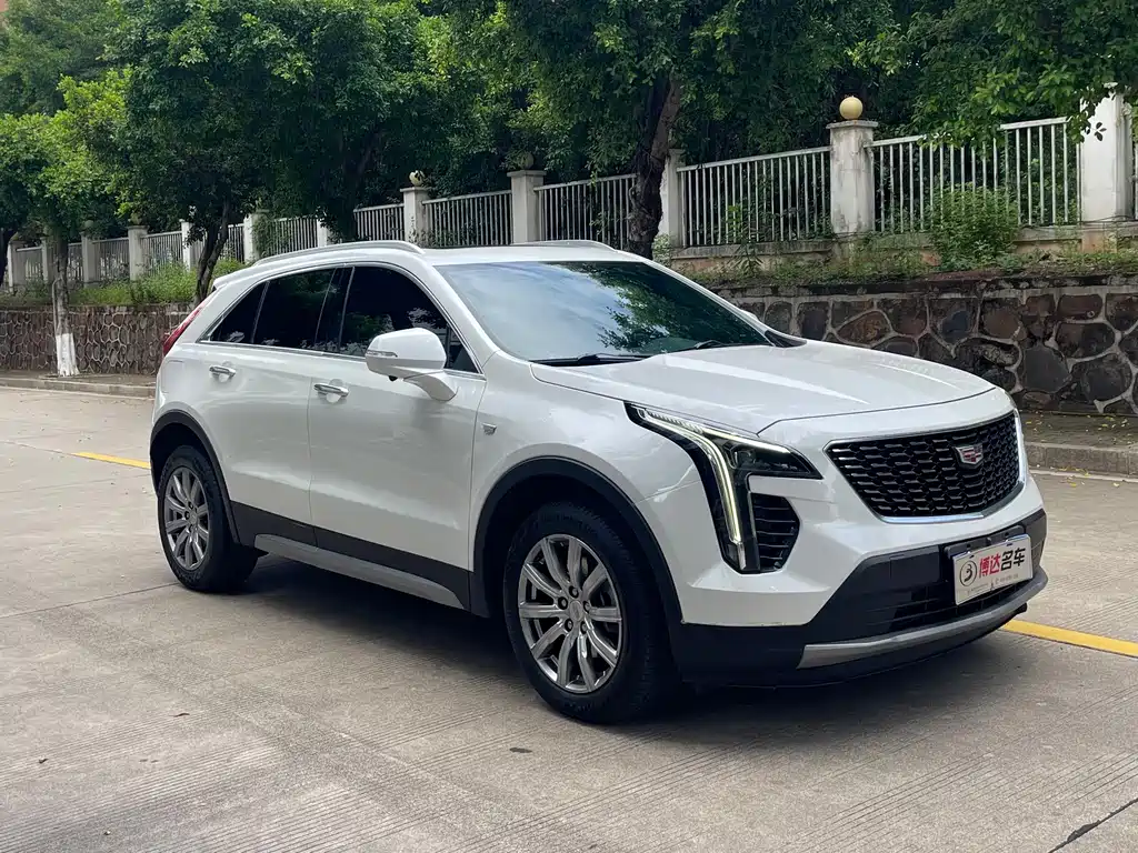 CADILLAC XT4