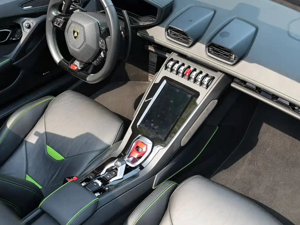 LAMBORGHINI HURACÁN