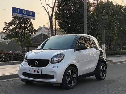 smart fortwo 2018款 1.0L 52千瓦硬顶激情版 国V