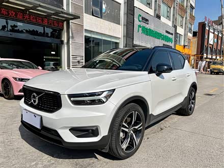 沃尔沃XC40 2020款 T4 四驱智雅运动版
