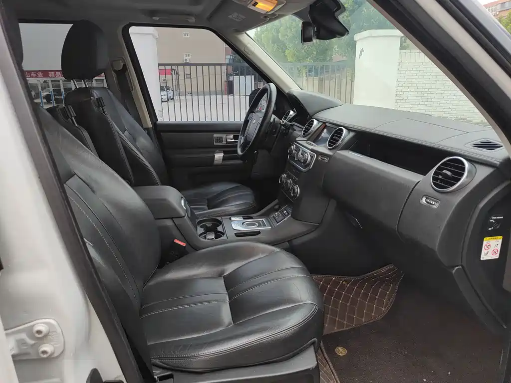 Land Rover Discovery 2016 3.0 SC V6 HSE