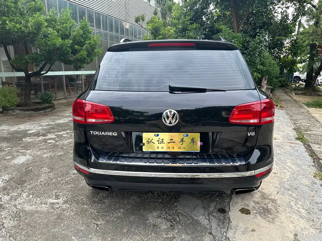 VOLKSWAGEN TOUAREG