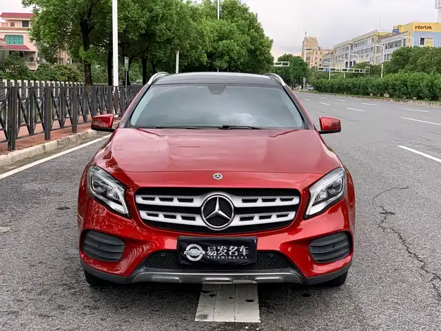 MERCEDES-BENZ  GLA 2019