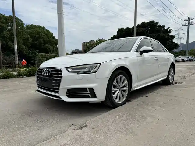 AUDI  A4L 2019