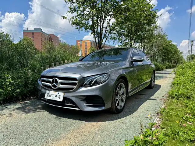 MERCEDES BENZ E CLASS