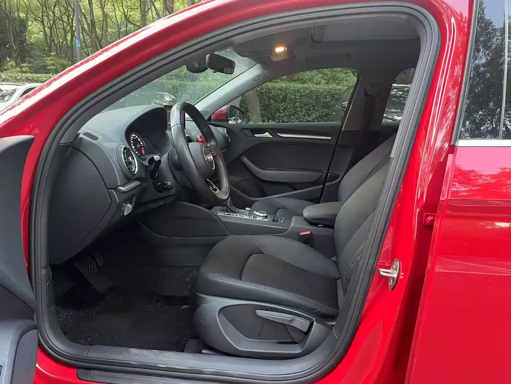 AUDI  A3