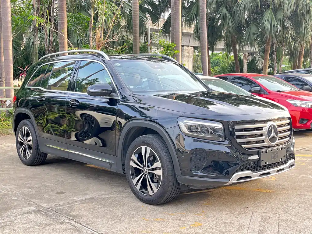 MERCEDES-BENZ GLB