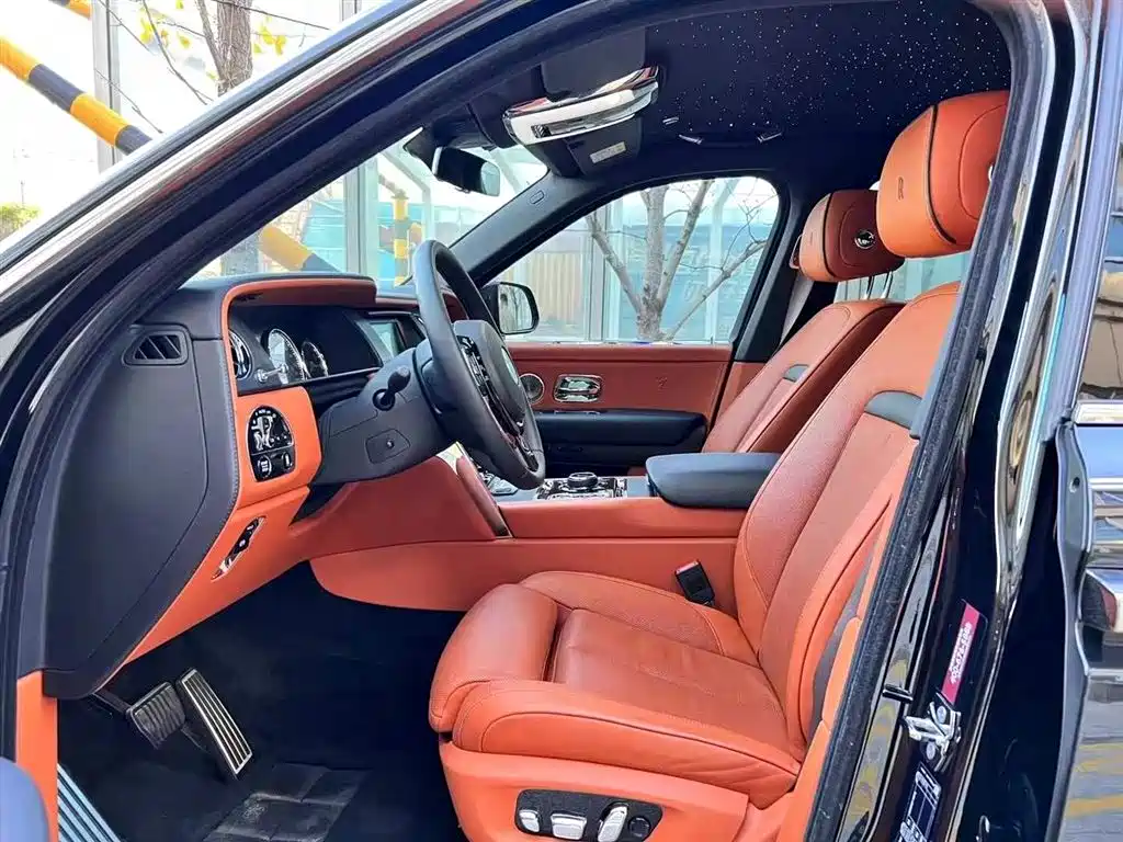 Rolls-Royce Cullinan 2018 мест