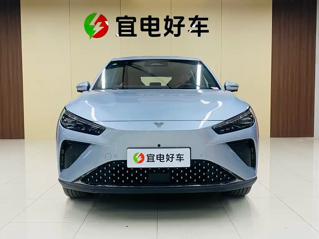 NEZHA AUTOMOBILE NEZHA L